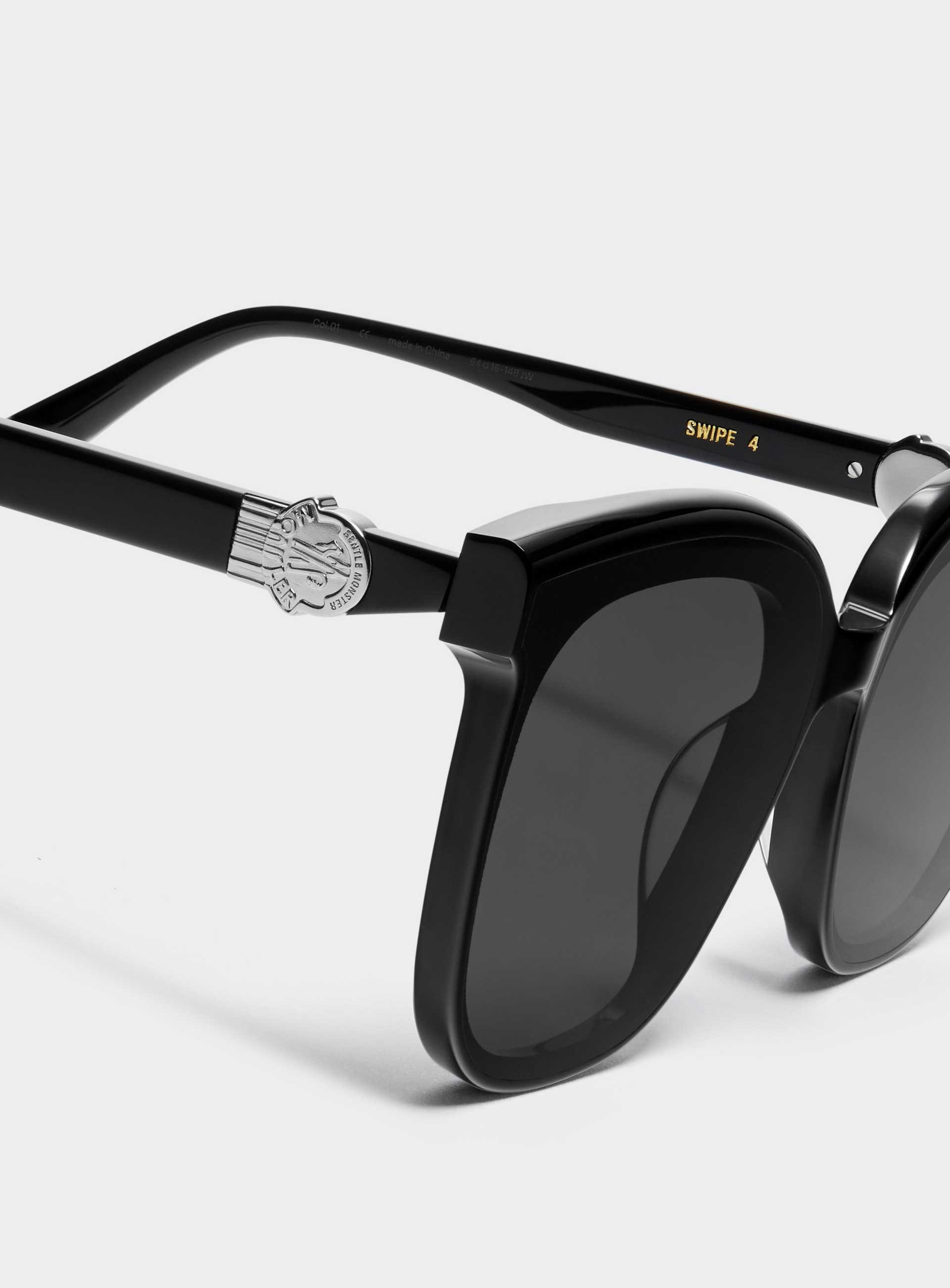 Moncler - Swipe 4 01